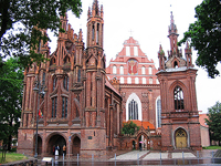 Vilnius City Tour| Die Kirche St. Anna  und Bernardine photos